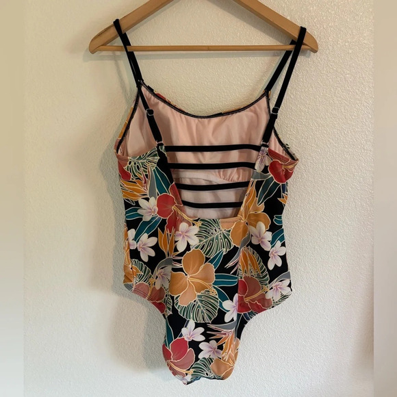 Hurley Women’s One Piece Swimsuit Size XL Tropical Print | Beach | Surf | - Picture 2 of 5